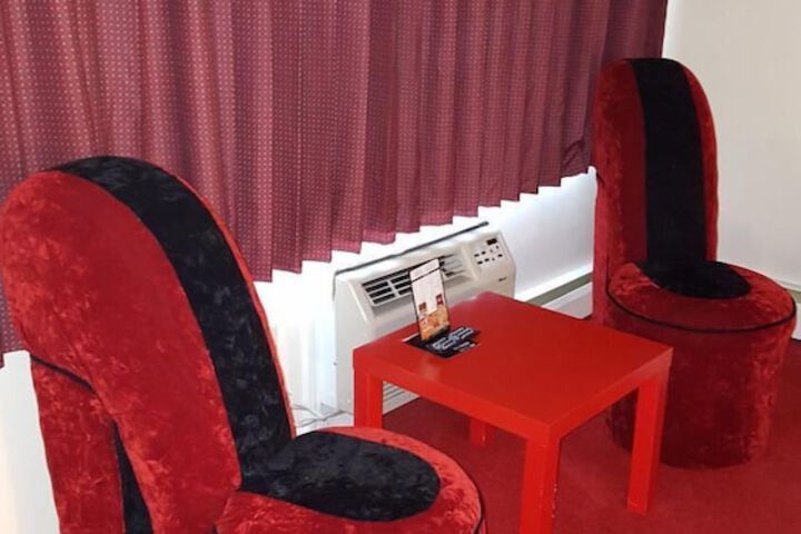 Room 14 of 38