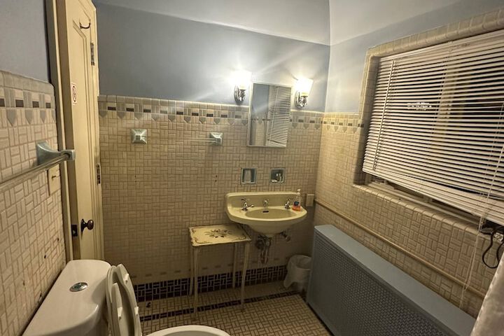 Room 5 of 65