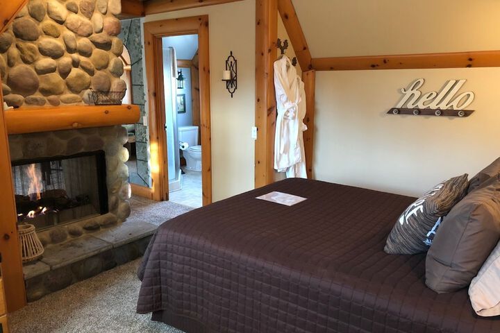 Room 32 of 76