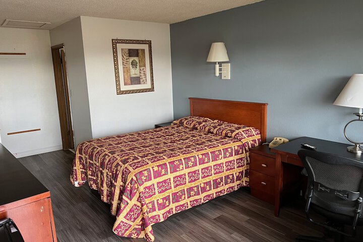Room 30 of 43