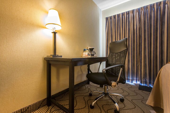 Room 14 of 25