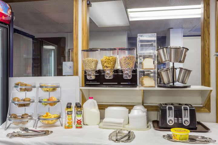 Breakfast/Coffee Service 18 of 21