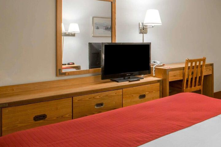 Room 14 of 26