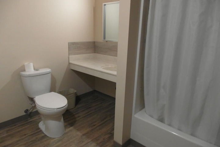 Room 15 of 27