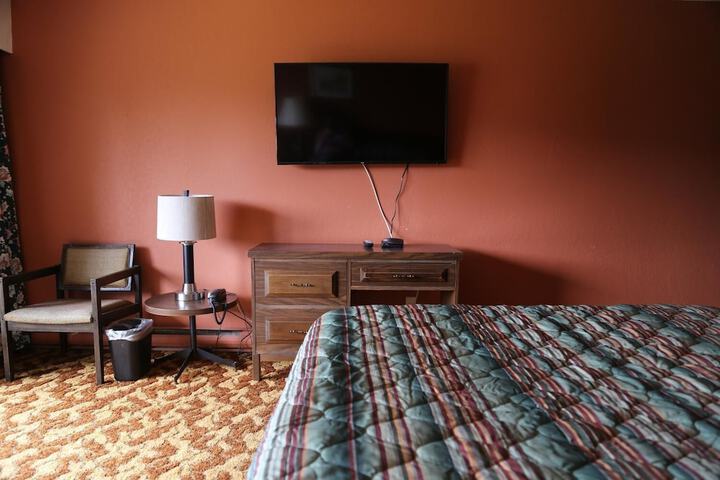 Room 27 of 49