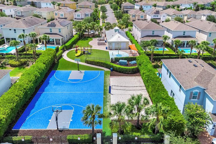 Encore Resort and Water Park at Reunion by Rentyl