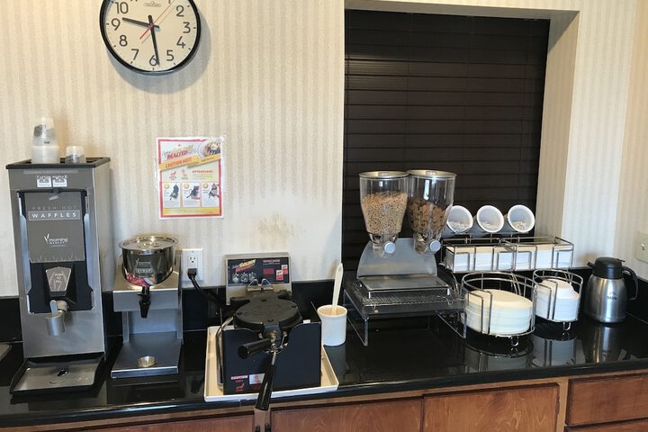 Breakfast/Coffee Service 35 of 37