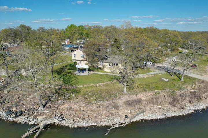 Lakefront Home w / Shared Boat Ramp in Grove!