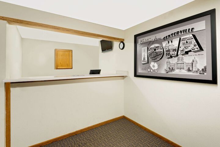 Super 8 by Wyndham Centerville