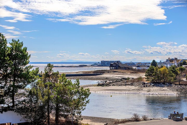 Breakwater Inn