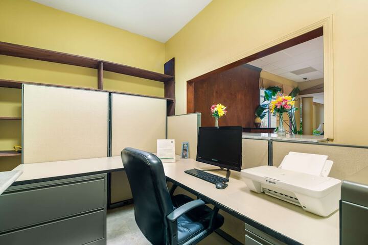 Business Center 52 of 52