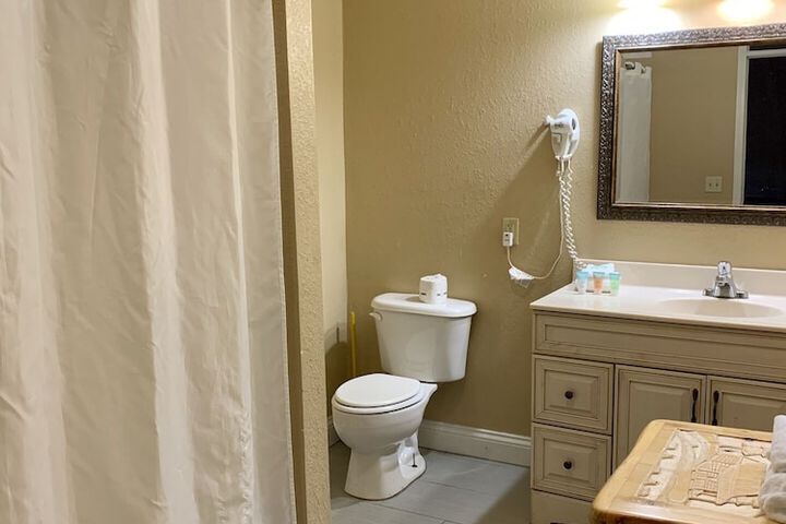 Room 26 of 43