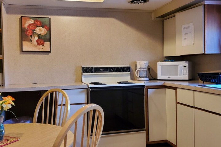 Pinebrook Motel