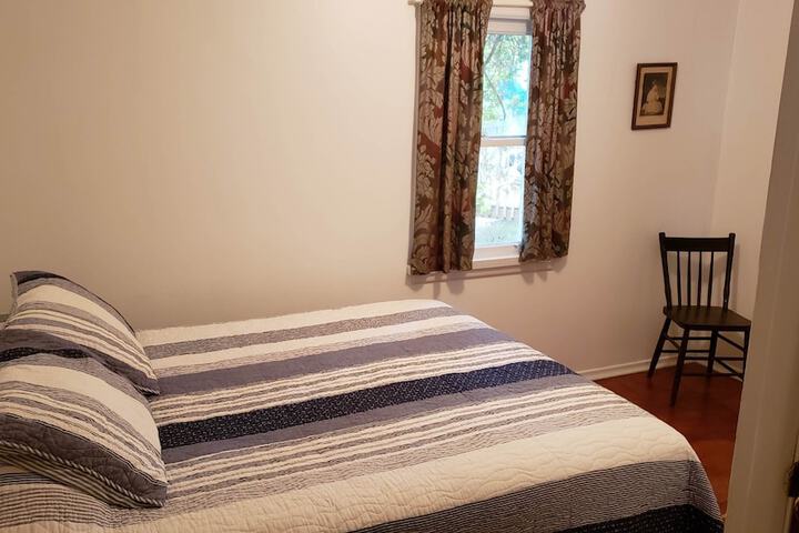Room 112 of 215
