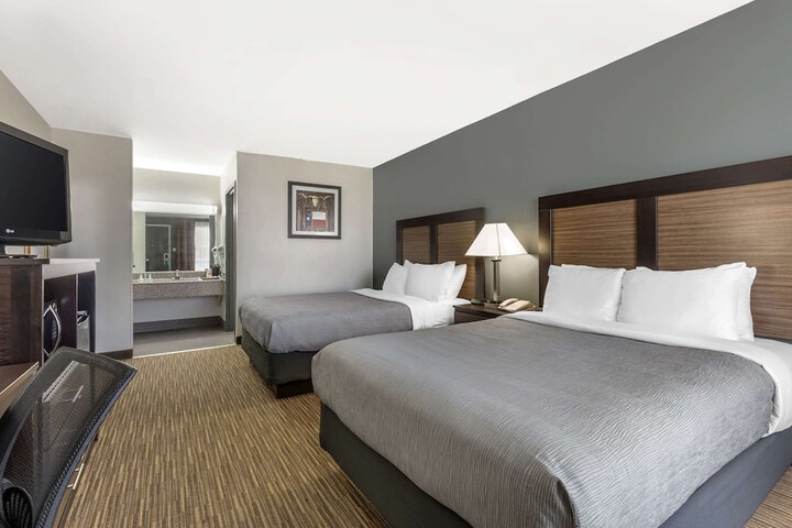 Room 20 of 29