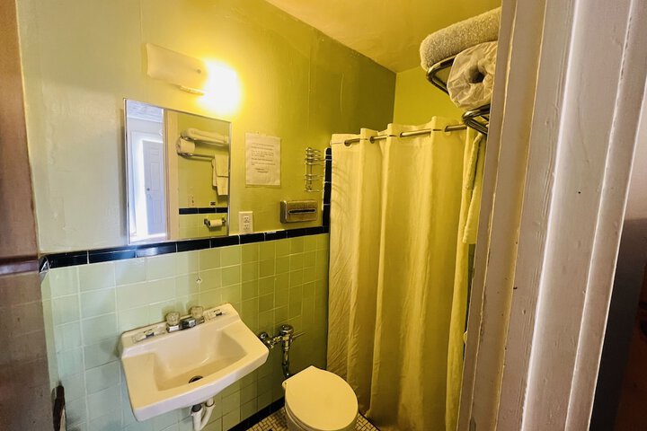 Room 12 of 13