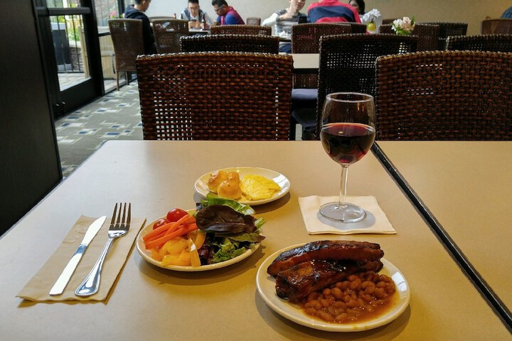 Dining 29 of 48