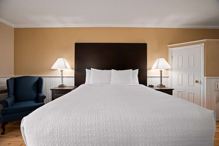 Room 10 of 24