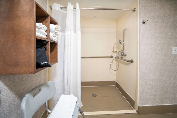 Room 20 of 34