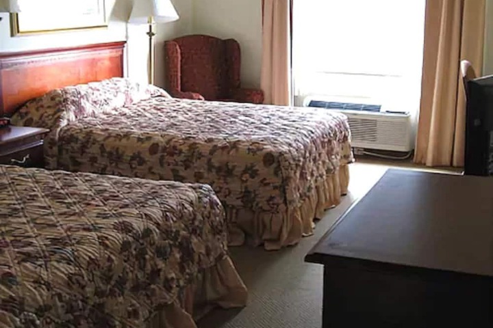 Room 24 of 35