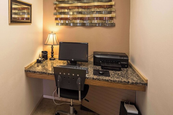 Business Center 60 of 61