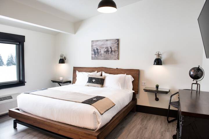 Room 18 of 28