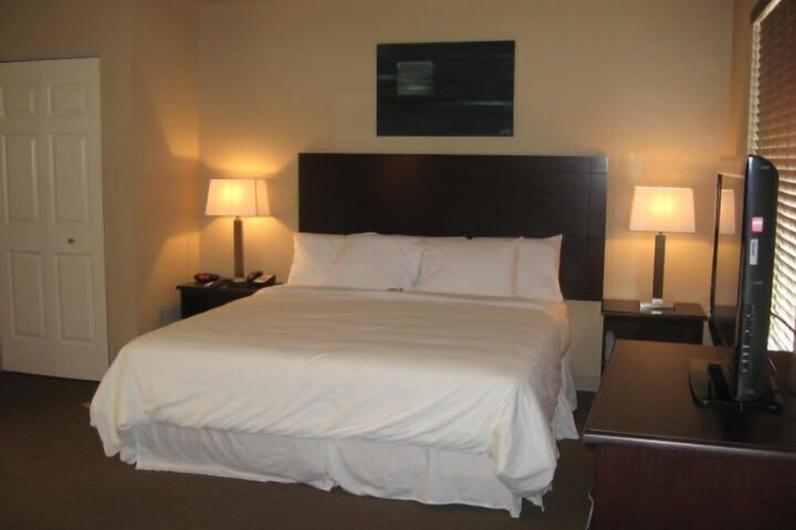 Ambassador Inn & Suites