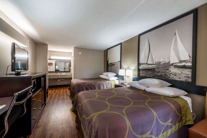 Super 8 by Wyndham Alexander City