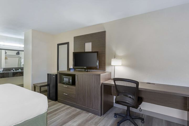 Room 20 of 29