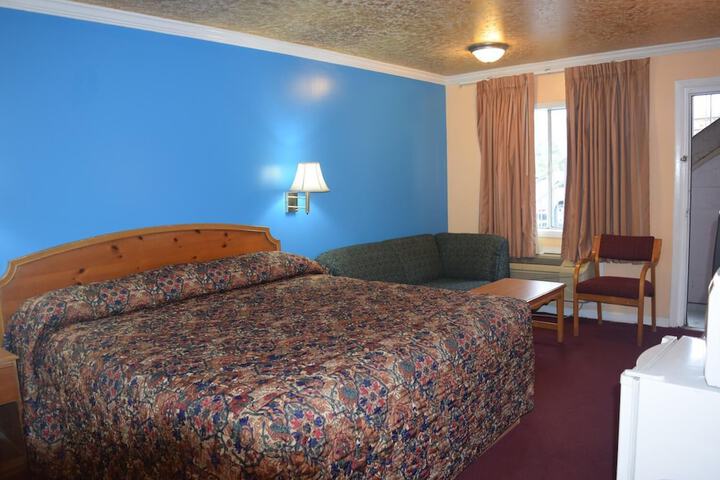 Room 4 of 20