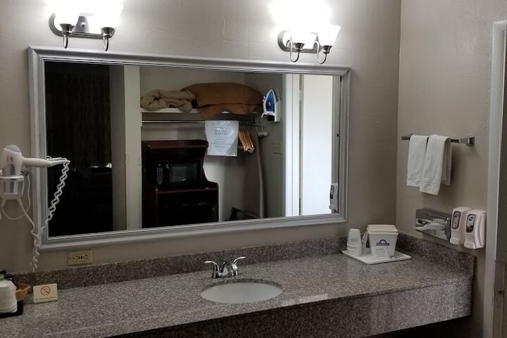 Days Inn & Suites by Wyndham Trinidad
