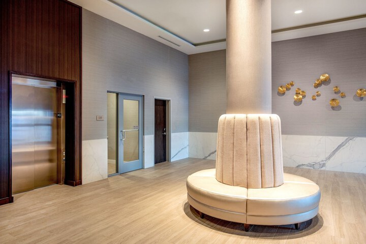 Hotel Interior 6 of 25