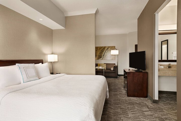 Room 8 of 22