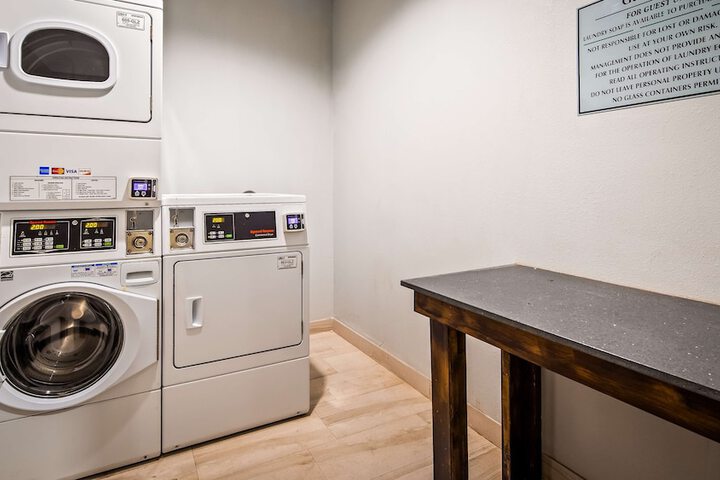 Best Western Plus Dilley Inn & Suites