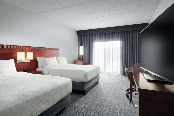Courtyard by Marriott St. Louis Westport Plaza