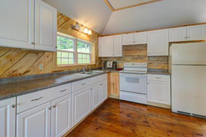 Damariscotta Lakefront Retreat