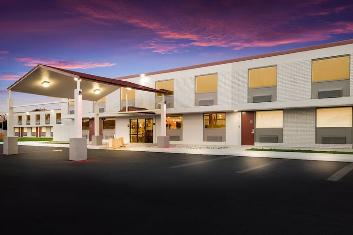 Hotel 8 of 36