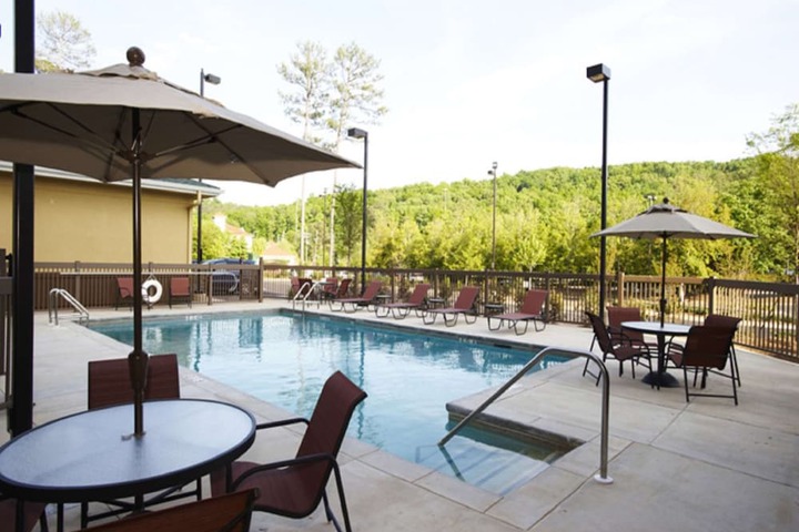 Pool 4 of 39