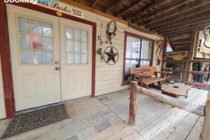 The Buffalo Girls Hotel