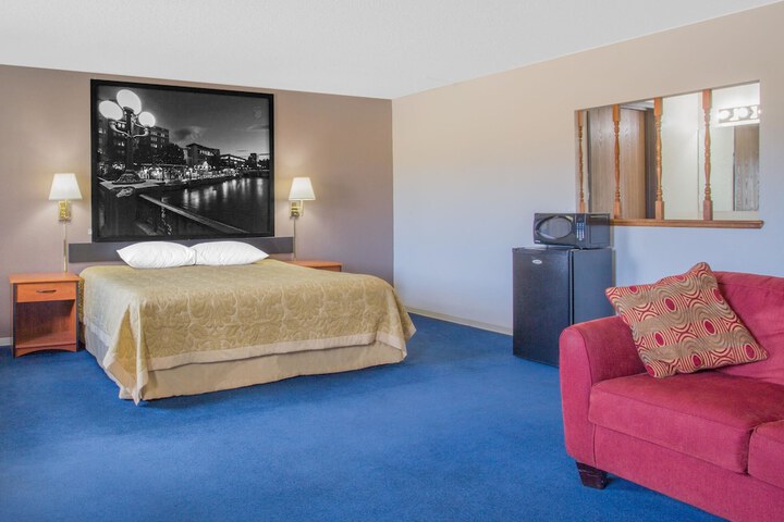 Room 17 of 25