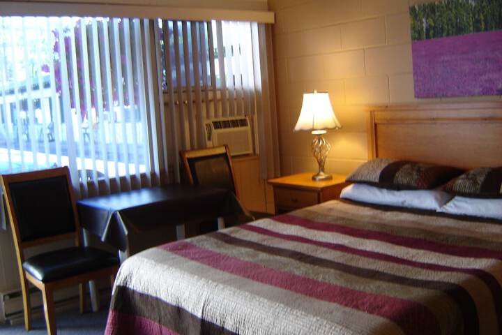 Room 25 of 40
