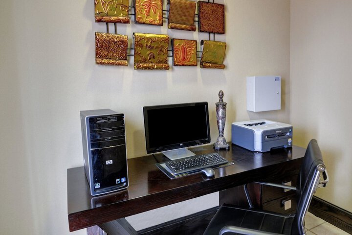 Business Center 37 of 40