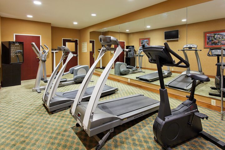 Holiday Inn Express Hotel & Suites Tupelo by IHG