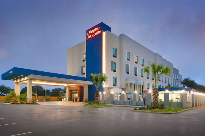 Hotel 4 of 48