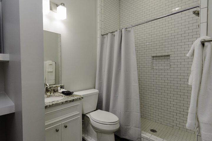 Clermont Bluffs B & B