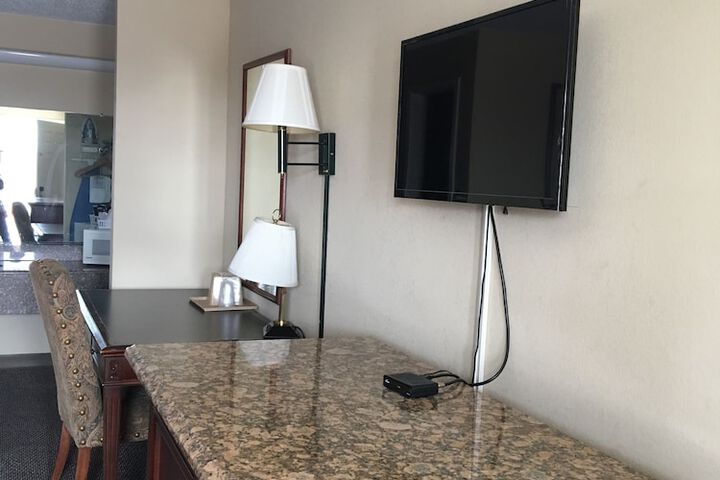 Room 21 of 40