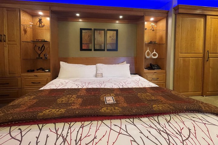 Room 64 of 99