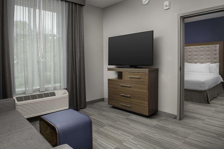 Room 30 of 48