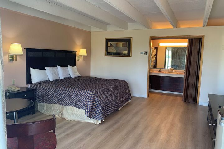 Room 15 of 34