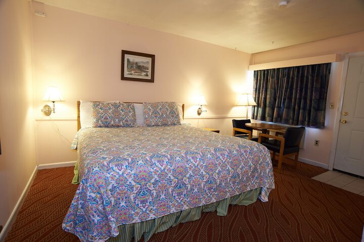 Clinton Motel